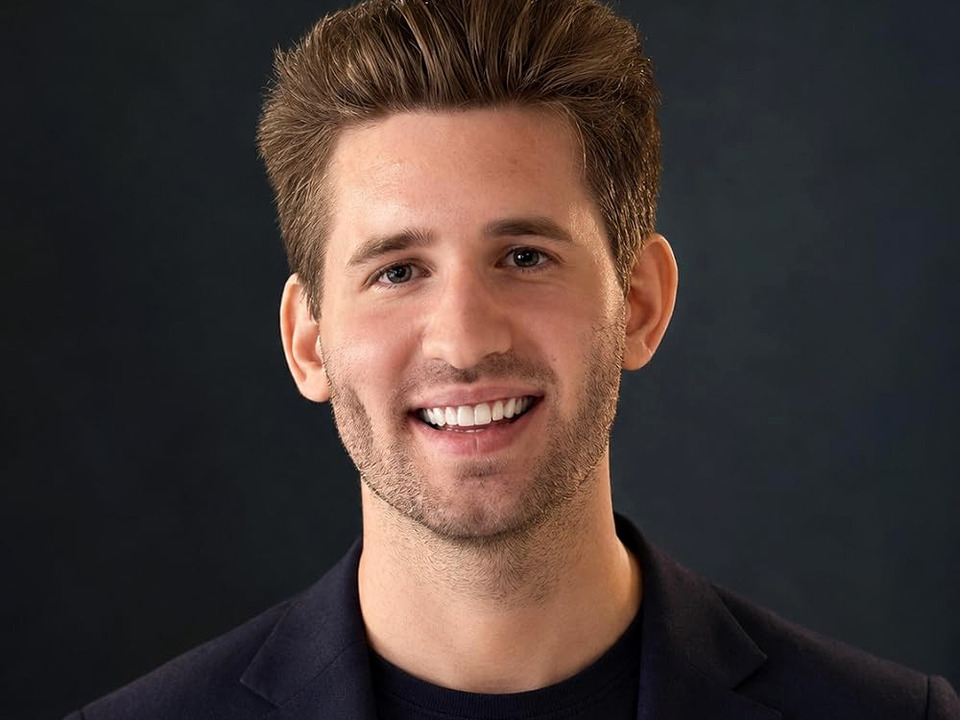Official portrait of Josh Liljenquist, whose outreach amplified Steven Mills's donor search